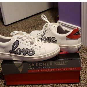 Skecher Street Sealed with a Kiss *HARD TO FIND*